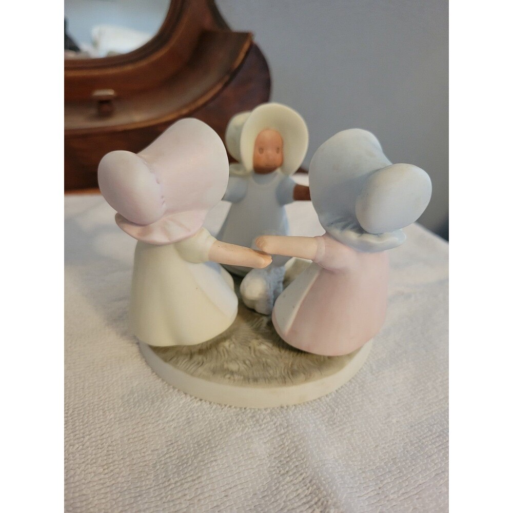 Circle Of Friends Love One Another by Homeco 1990